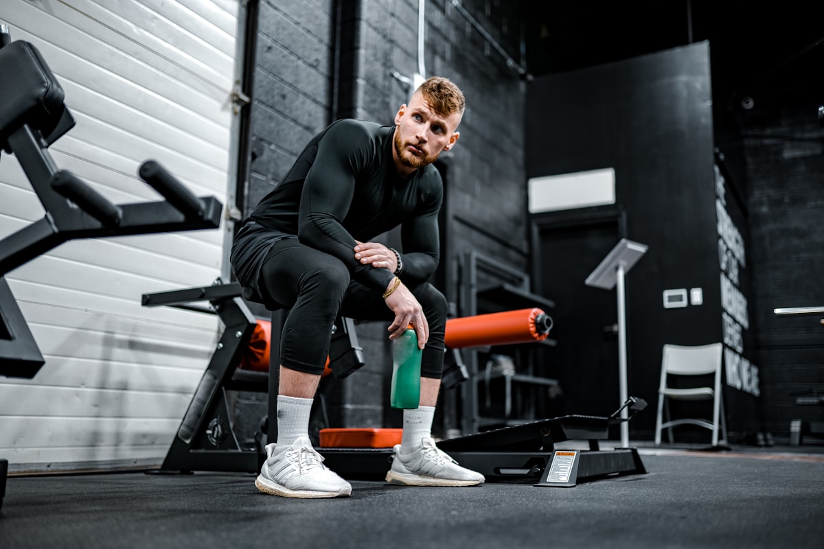 Hydratation et récupération musculaire après 40 ans